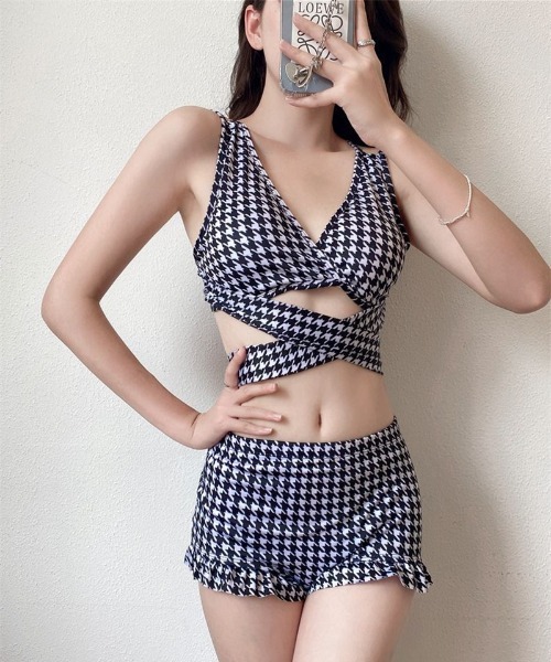 Ritzy（リッツィー）の「千鳥柄フロントクロスハイウエストビキニ 水着（水着・レディース・ブラック・FREE）」の4枚目の写真