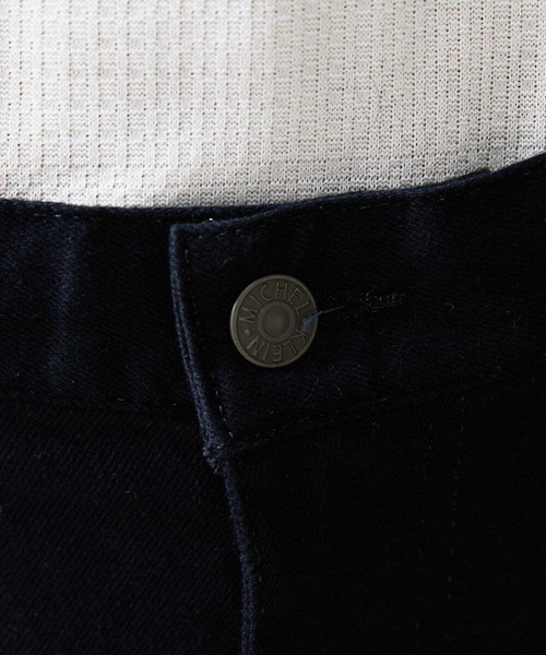 MICHEL KLEIN HOMME (ミッシェルクランオム)の「《日本製》ブラックデニムパンツ(デニムパンツ・メンズ・ブラック・MEDIUM/LARGE/X-LARGE)」の4枚目の写真
