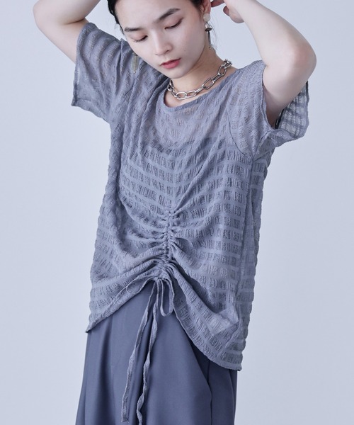 Fashion Letter(ファッションレター)の「サイドシャーリング 半袖ブラウス(Tシャツ/カットソー・レディース・ブラック/オフホワイト/グリーン/ブルー・M)」の4枚目の写真