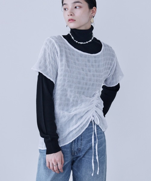 Fashion Letter(ファッションレター)の「サイドシャーリング 半袖ブラウス(Tシャツ/カットソー・レディース・ブラック/オフホワイト/グリーン/ブルー・M)」の9枚目の写真