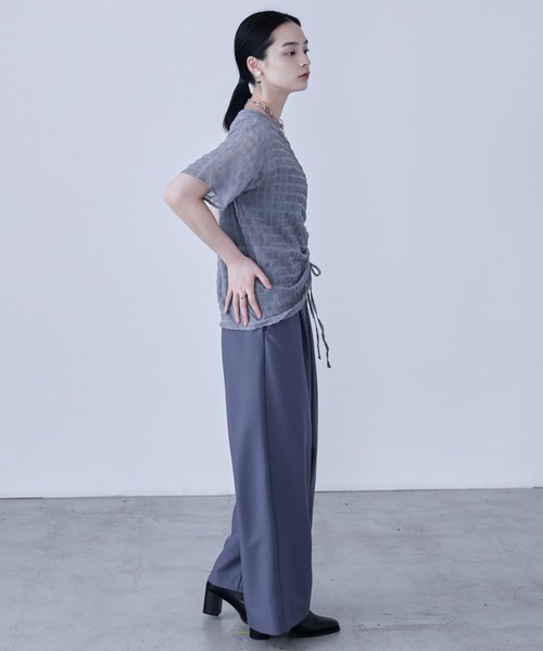 Fashion Letter(ファッションレター)の「サイドシャーリング 半袖ブラウス(Tシャツ/カットソー・レディース・ブラック/オフホワイト/グリーン/ブルー・M)」の15枚目の写真