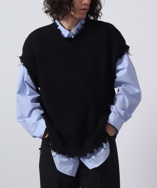 FUNALIVE(ファンアライブ)の「ダメージ加工ラーベン編みビッグシルエットベスト(ベスト・メンズ・ブラック/チャコールグレー/ブラウン/ホワイト・M/L)」の1枚目の写真