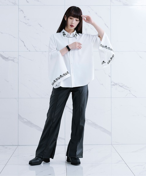 Ellno Loset（エルノロゼット）の「ローズ刺繍2wayスリットシャツ（シャツ/ブラウス・メンズ・ブラック/オフホワイト/チャコールグレー/ブルーグレー・LARGE/MEDIUM/SMALL）」の7枚目の写真