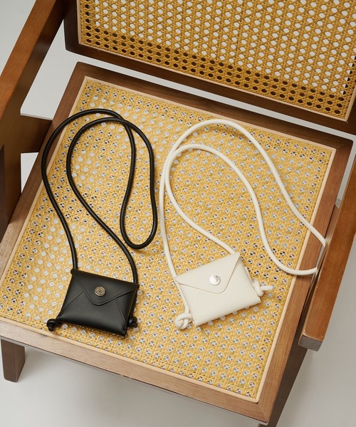 THE ART OF CARRYING（ジアートオブキャリング）の「【THE ART OF CARRYING】MINI POUCH（ショルダーバッグ・メンズ・ホワイト/ブラック・FREE）」の3枚目の写真