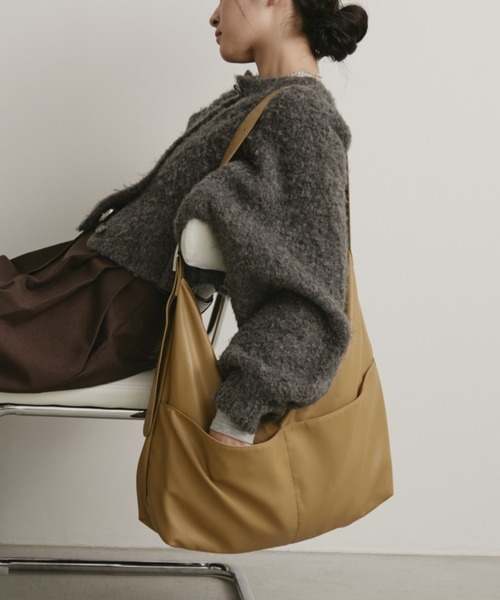 セール】フェイクレザーBIGショルダーバッグ【PC/A4サイズ収納可/通勤