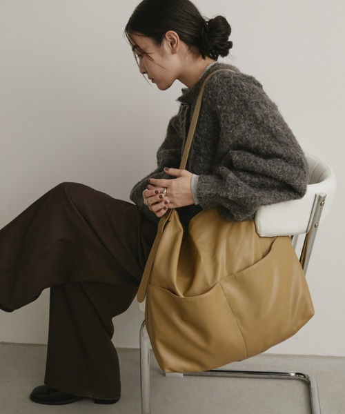 セール】フェイクレザーBIGショルダーバッグ【PC/A4サイズ収納可/通勤