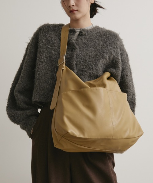 セール】フェイクレザーBIGショルダーバッグ【PC/A4サイズ収納可/通勤