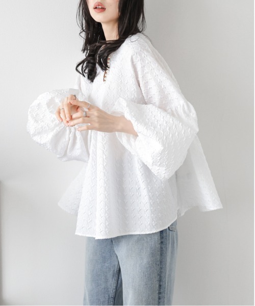 AMELY(エミリー)の「ボリューム袖ブラウス(シャツ/ブラウス・レディース・ブラック/ホワイト/グレー/ネイビー・フリー)」の21枚目の写真