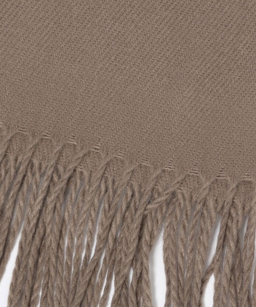 LAKOLE（ラコレ）の「カラバリ無地マフラー / 960790（マフラー・レディース・ライトグレー/ブラック/オフホワイト/イエロー/ブルー/ボルドー/サンドグレー/キャメル・FREE）」の17枚目の写真