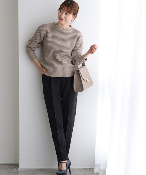 Pierrot(ピエロ)の「バックゴールドボタンデザインパンツ(その他パンツ・レディース・ブラック/ブルーグリーン/ベージュ・PM/M/L)」の16枚目の写真