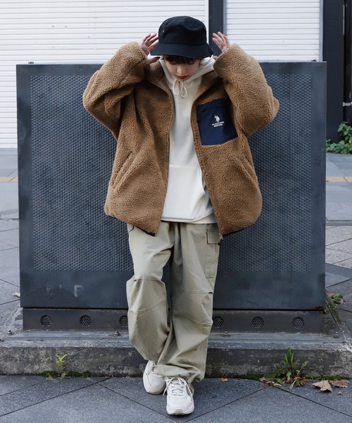 U.S. POLO ASSN.（ユーエスポロアッスン）の「【U.S.POLOASSN.】 オーバーサイズ ロゴ 刺繍 スタンド ボアジャケット（ブルゾン・レディース・オフホワイト/ネイビー/ブラック/ブラウン・X-LARGE/LARGE/MEDIUM）」の18枚目の写真