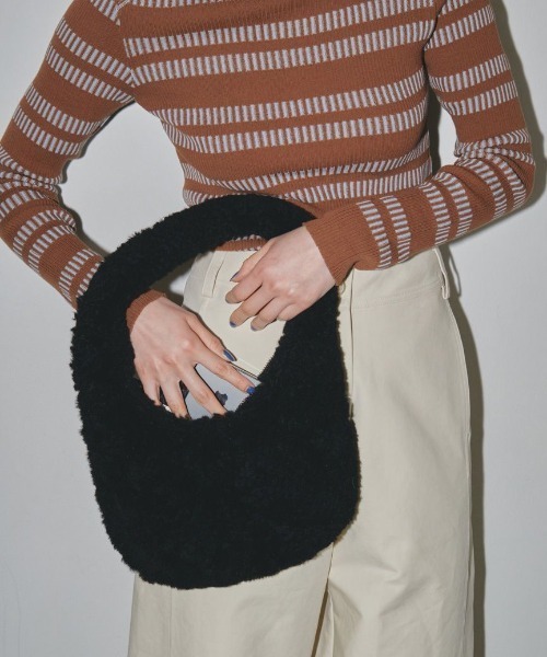 TODAYFUL（トゥデイフル）の「TODAYFUL Oval Boa Bag 12321003（ハンドバッグ・レディース・ホワイト/ブラック・FREE）」の6枚目の写真