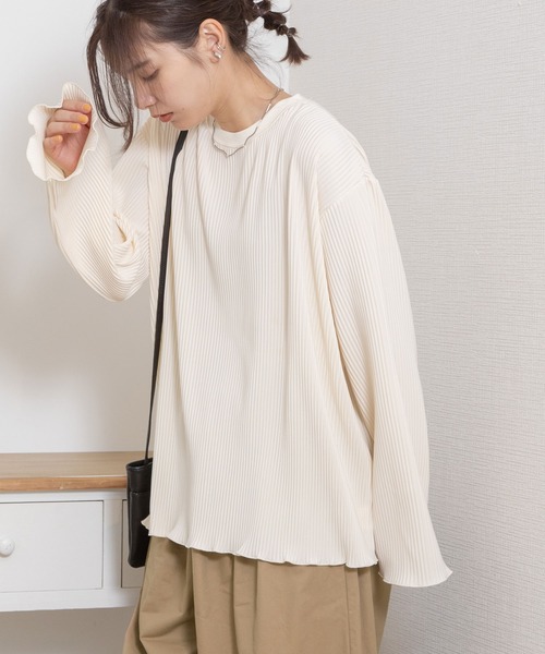 POU DOU DOU(プードゥドゥ)の「トリコットプリーツロンTee(Tシャツ/カットソー・レディース・オフホワイト/ブルー/ライトグリーン・3)」の2枚目の写真