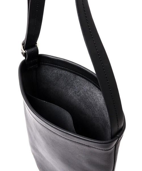 NOLLEY’S（ノーリーズ）の「【EARLE/アール】HUDSON 別注レザーミニショルダーバッグ ER4520（ショルダーバッグ・メンズ・ブラック/グレー・FREE）」の13枚目の写真