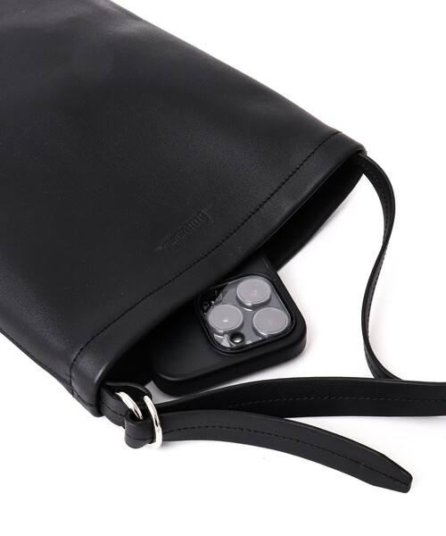 NOLLEY’S（ノーリーズ）の「【EARLE/アール】HUDSON 別注レザーミニショルダーバッグ ER4520（ショルダーバッグ・メンズ・ブラック/グレー・FREE）」の15枚目の写真