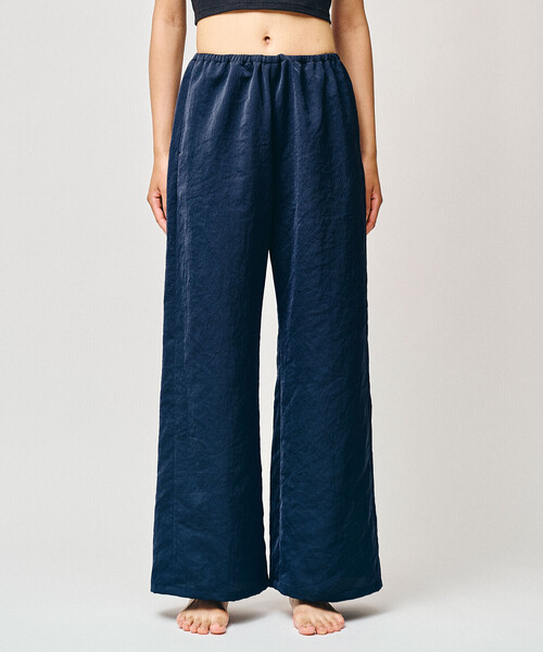 Bshop(ビショップ)の「BRACCAE | サテン ワイドパンツ WOMEN(その他パンツ・レディース・イエロー系その他/サックスブルー/ベージュ/ダークネイビー・1)」の14枚目の写真