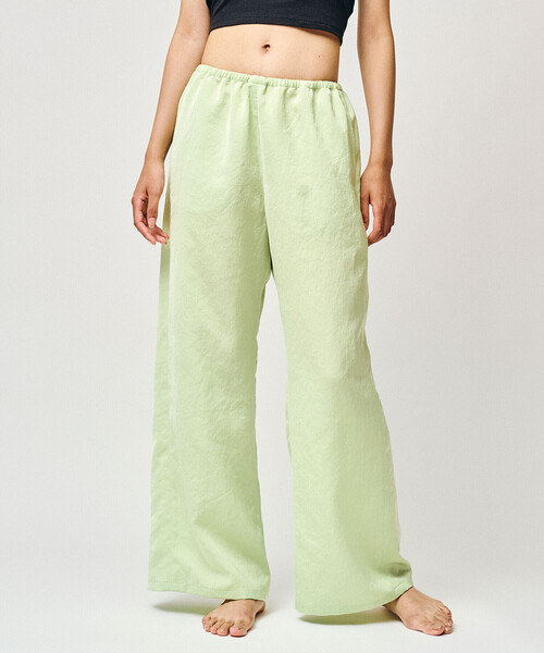 Bshop(ビショップ)の「BRACCAE | サテン ワイドパンツ WOMEN(その他パンツ・レディース・イエロー系その他/サックスブルー/ベージュ/ダークネイビー・1)」の15枚目の写真