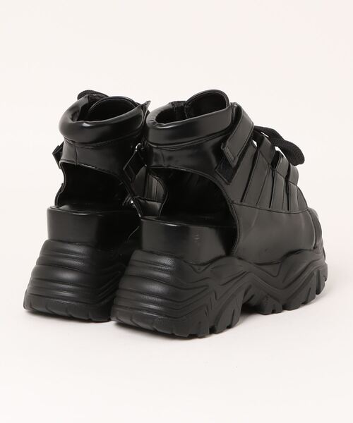 SPINNS（スピンズ）の「レースアップ厚底スポーツサンダル（サンダル・レディース・ホワイト/ブラック・M/L/LL）」の3枚目の写真