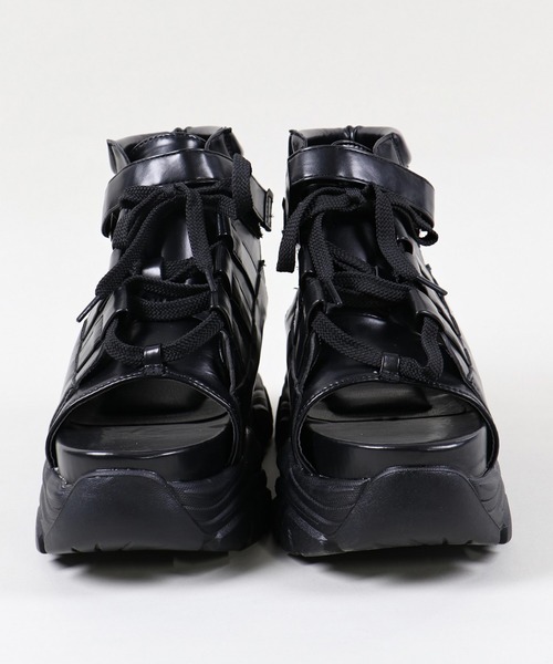 SPINNS（スピンズ）の「レースアップ厚底スポーツサンダル（サンダル・レディース・ホワイト/ブラック・M/L/LL）」の5枚目の写真