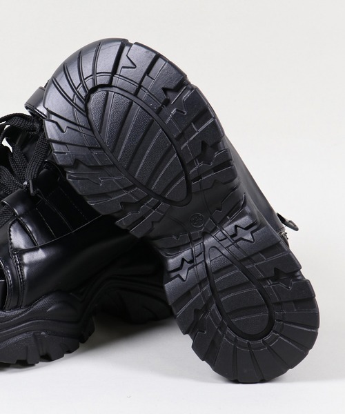 SPINNS（スピンズ）の「レースアップ厚底スポーツサンダル（サンダル・レディース・ホワイト/ブラック・M/L/LL）」の9枚目の写真