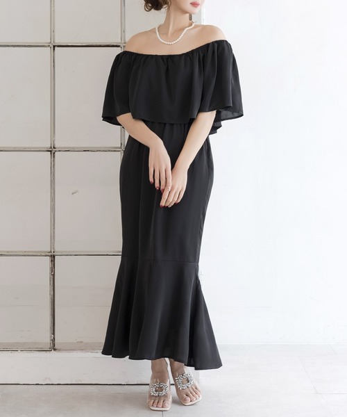 Julia Boutique(ジュリアブティック)の「柄&無地フリルオフショルマーメイドワンピース/24055(ワンピース・レディース・ホワイト/ホワイト系/ブラック・ONE)」の1枚目の写真