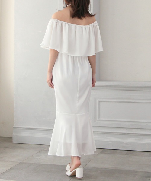 Julia Boutique(ジュリアブティック)の「柄&無地フリルオフショルマーメイドワンピース/24055(ワンピース・レディース・ホワイト/ホワイト系/ブラック・ONE)」の6枚目の写真