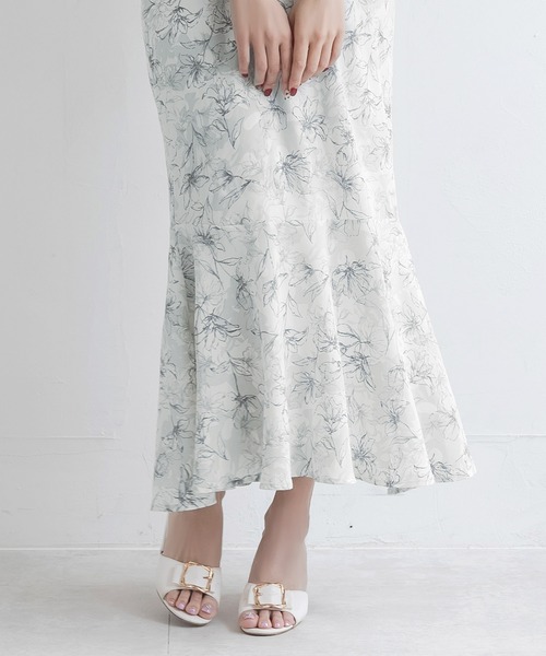 Julia Boutique(ジュリアブティック)の「柄&無地フリルオフショルマーメイドワンピース/24055(ワンピース・レディース・ホワイト/ホワイト系/ブラック・ONE)」の16枚目の写真