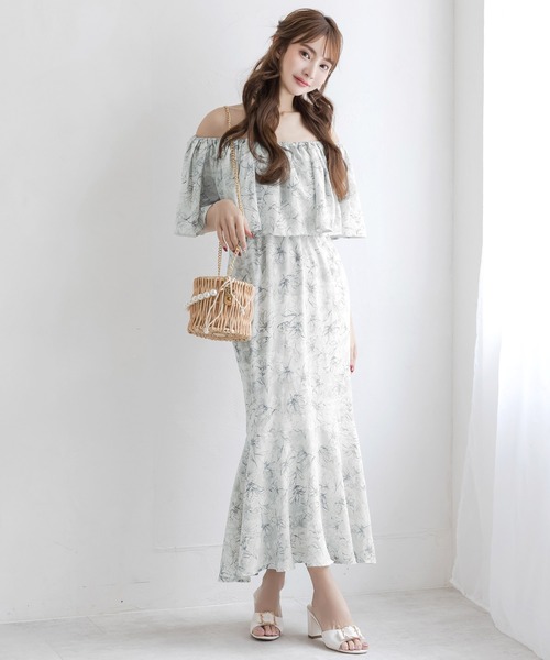 Julia Boutique(ジュリアブティック)の「柄&無地フリルオフショルマーメイドワンピース/24055(ワンピース・レディース・ホワイト/ホワイト系/ブラック・ONE)」の17枚目の写真