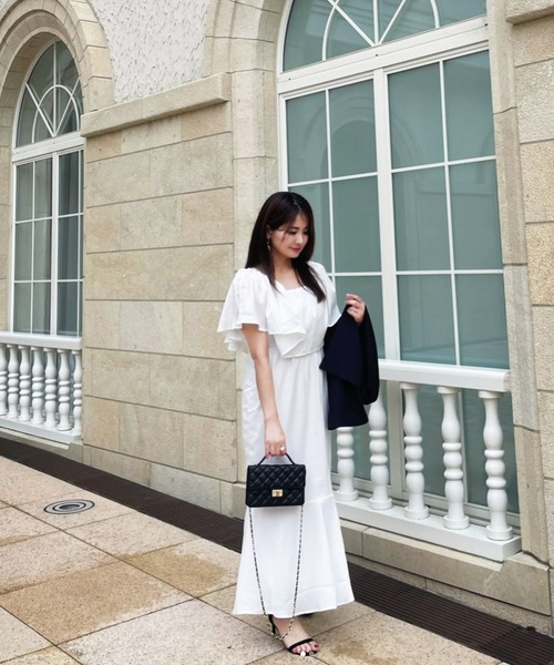 Julia Boutique(ジュリアブティック)の「柄&無地フリルオフショルマーメイドワンピース/24055(ワンピース・レディース・ホワイト/ホワイト系/ブラック・ONE)」の5枚目の写真