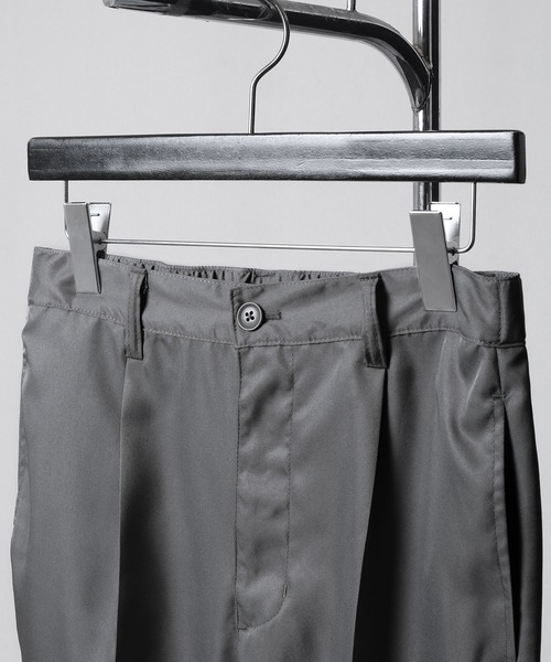 ZIP FIVE（ジップファイブ）の「【ZIP FIVE】センタープレス ドレープ ポリトロ テーパード フレアパンツ / フレア スラックス（スラックス・メンズ・ブラック/グレイッシュベージュ/オリーブ/オフホワイト/ネイビー/チャコール/ベージュ/インディゴブルー・MEDIUM/LARGE/X-LARGE）」の9枚目の写真