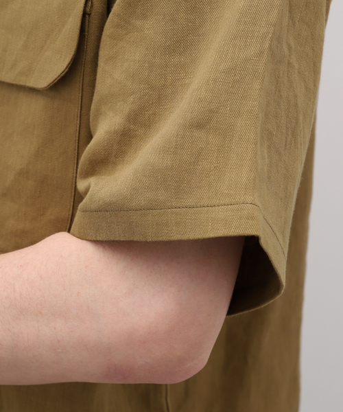 Nigel Cabourn(ナイジェルケーボン)の「NIGEL CABOURN / ナイジェルケーボン OPEN COLLAR SHIRT LINEN TW(シャツ/ブラウス・メンズ・チャコールグレー/ベージュ・48/50)」の10枚目の写真