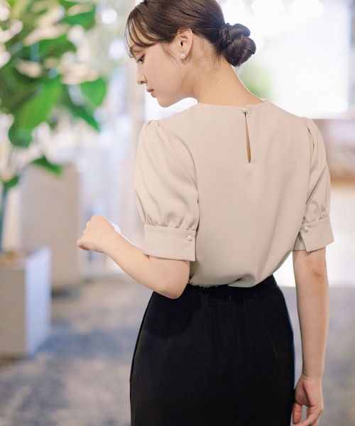 Andemiu（アンデミュウ）の「【T.P.O/WEB限定】パフブラウス117079（シャツ/ブラウス・レディース・グレー系その他/ネイビー/ベージュ/ホワイト/ブラック・LARGE/MEDIUM）」の5枚目の写真