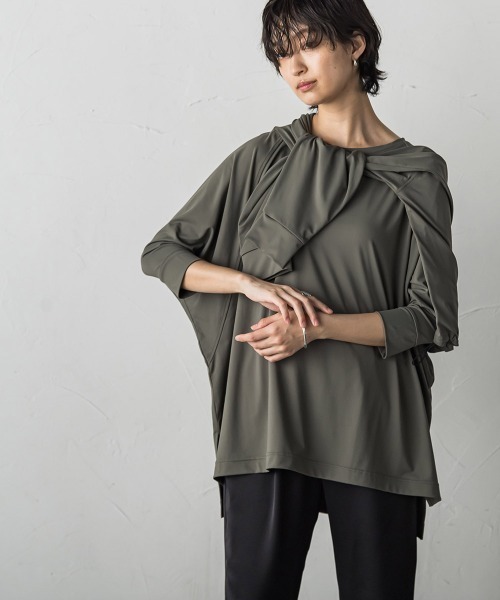 MAYSON GREY（メイソングレイ）の「ラッシュガードドルマンワイドプルオーバー≪洗濯機で洗える≫（Tシャツ/カットソー・レディース・ベージュ/ブラック/カーキ・M）」の3枚目の写真