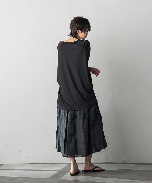 MAYSON GREY（メイソングレイ）の「ラッシュガードドルマンワイドプルオーバー≪洗濯機で洗える≫（Tシャツ/カットソー・レディース・ベージュ/ブラック/カーキ・M）」の12枚目の写真