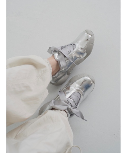 JUMELLE(ジュメロ)の「ballet sneaker(スニーカー・レディース・シルバー・SMALL/MEDIUM/LARGE)」の22枚目の写真