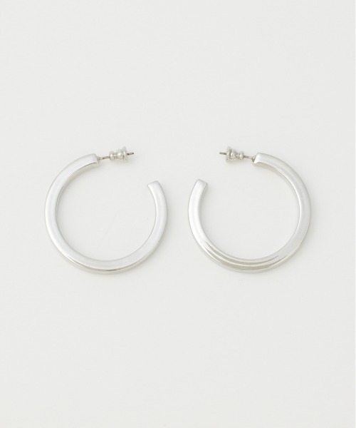 SLY（スライ）の「SQUARE HOOP P/EARRING スクエア フープ ピアス（ピアス（両耳用）・レディース・ゴールド/シルバー・FREE）」の3枚目の写真