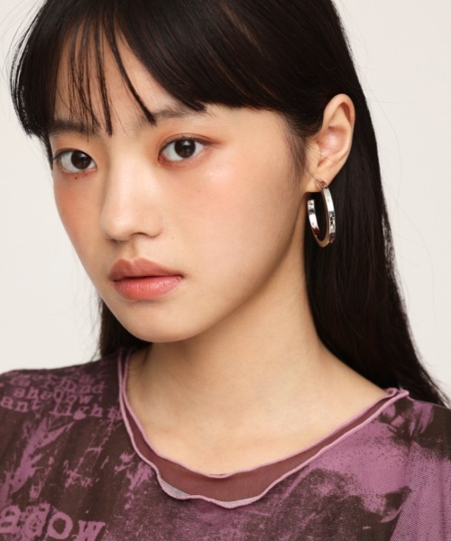 SLY（スライ）の「SQUARE HOOP P/EARRING スクエア フープ ピアス（ピアス（両耳用）・レディース・ゴールド/シルバー・FREE）」の8枚目の写真