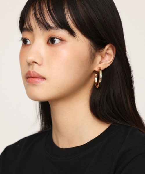 SLY（スライ）の「SQUARE HOOP P/EARRING スクエア フープ ピアス（ピアス（両耳用）・レディース・ゴールド/シルバー・FREE）」の15枚目の写真