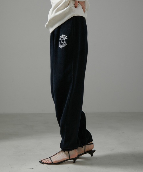 SALON adam et rope'（サロン アダム エ ロペ）の「エンブロイダリースウェットパンツ-CreamyCotton /クリーミーコットン-（その他パンツ・レディース・ブラック/ベージュ/オフホワイト・FREE）」の10枚目の写真