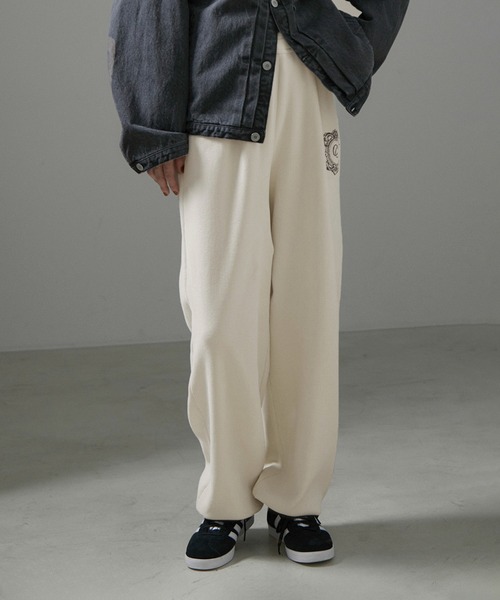 SALON adam et rope'（サロン アダム エ ロペ）の「エンブロイダリースウェットパンツ-CreamyCotton /クリーミーコットン-（その他パンツ・レディース・ブラック/ベージュ/オフホワイト・FREE）」の15枚目の写真