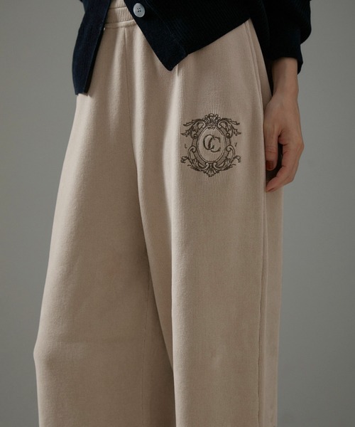 SALON adam et rope'（サロン アダム エ ロペ）の「エンブロイダリースウェットパンツ-CreamyCotton /クリーミーコットン-（その他パンツ・レディース・ブラック/ベージュ/オフホワイト・FREE）」の21枚目の写真