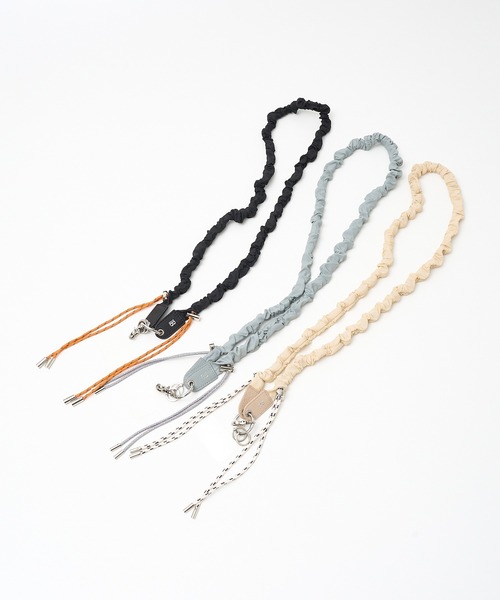 Beau're（ヴュレ）の「【BEAURE/ヴュレ】ナイロンギャザーモバイルストラップ（スマホグッズ・レディース・アイボリー/ブラック/ライトグレー・フリー）」の4枚目の写真