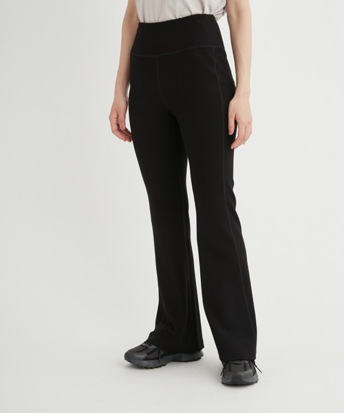 emmi（エミ）の「ewcストレッチフレアパンツ（その他パンツ・レディース・ブラック/アイボリー・0/1）」の5枚目の写真