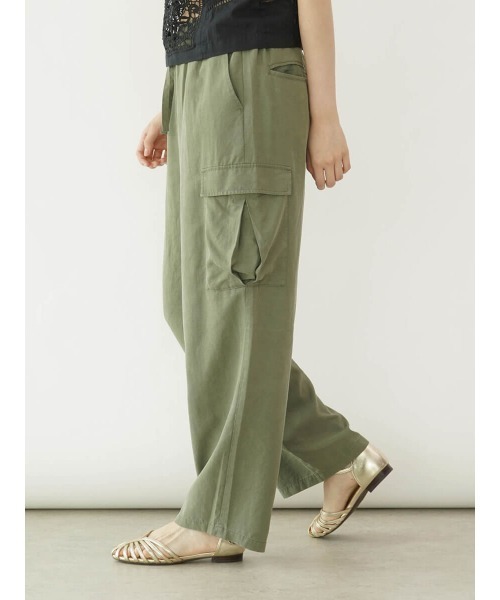 FIKA.(フィーカ)の「Linen easy cargo pants(カーゴパンツ・レディース・カーキ/アイボリー・FREE)」の2枚目の写真