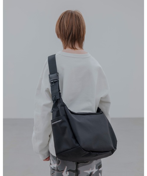 uniform experiment（ユニフォームエクスペリメント）の「CORDURA NYLON SHOULDER BAG（ショルダーバッグ・メンズ・ブラック・FREE）」の7枚目の写真