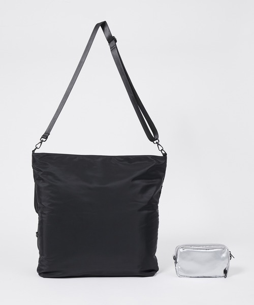 ADAM ET ROPE'（アダムエロペ）の「《マルチウェイ・サステナブル》【WEB限定】カスタムポーチ メッセンジャーバッグ / ユニセックス（メッセンジャーバッグ・メンズ・ブラック・FREE）」の3枚目の写真