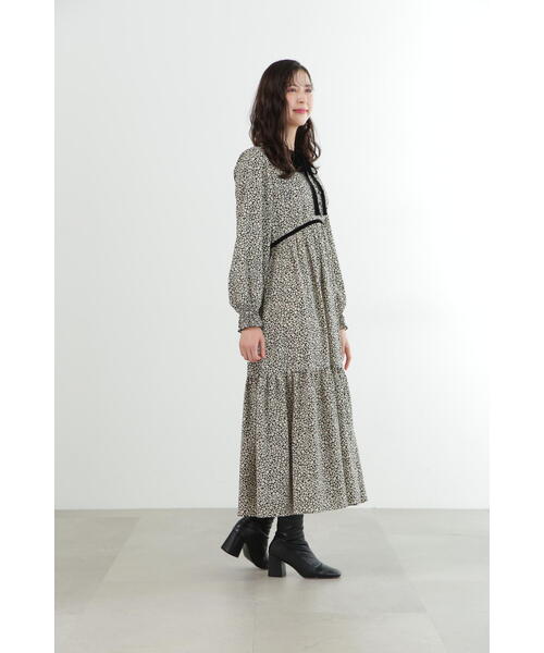 JILL STUART（ジルスチュアート）の「◆モノトーンフラワーワンピース（ワンピース・レディース・ブラック/レッド・2/4）」の4枚目の写真