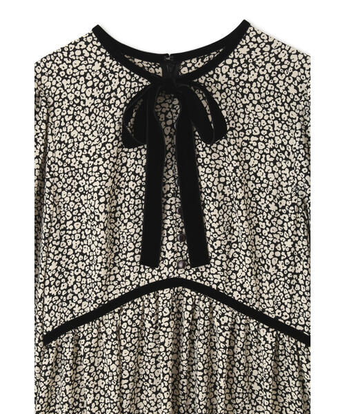 JILL STUART（ジルスチュアート）の「◆モノトーンフラワーワンピース（ワンピース・レディース・ブラック/レッド・2/4）」の16枚目の写真