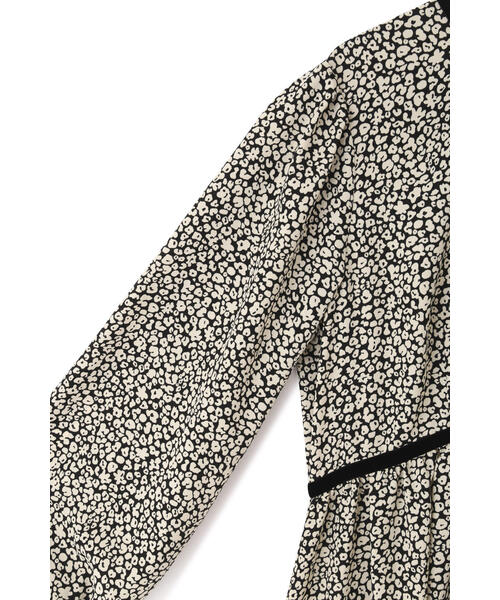 JILL STUART（ジルスチュアート）の「◆モノトーンフラワーワンピース（ワンピース・レディース・ブラック/レッド・2/4）」の17枚目の写真