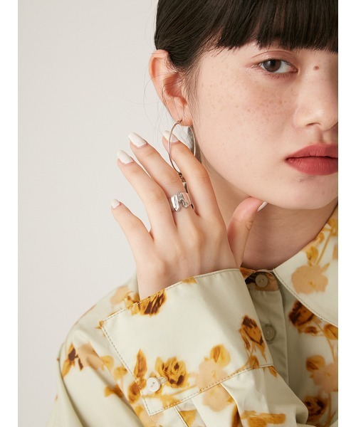 LILY BROWN（リリーブラウン）の「イニシャルリング（リング・レディース・シルバー系1/シルバー系2/シルバー系3/シルバー系4/シルバー系5/ゴールド系1/ゴールド系2/ゴールド系3/ゴールド系4/ゴールド系5・FREE）」の18枚目の写真